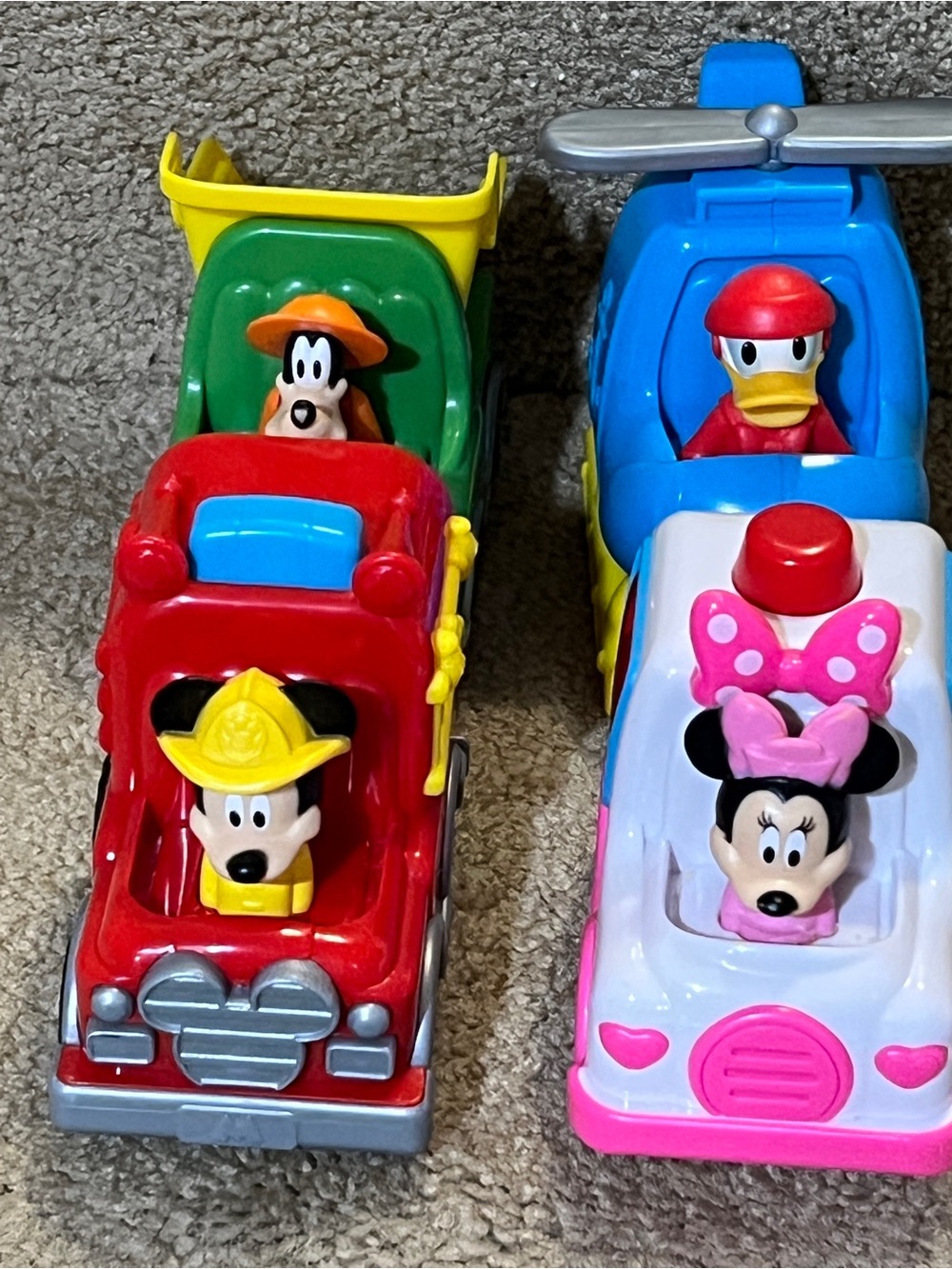 Disney Characters Play Vehicles - Micky Fire Truck & Helicopter Donald & Goofy